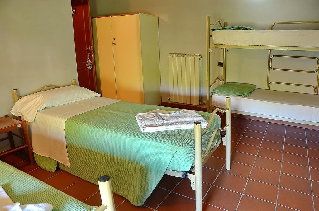 Ostello Palazzo Pierantoni Foligno Ngoại thất bức ảnh