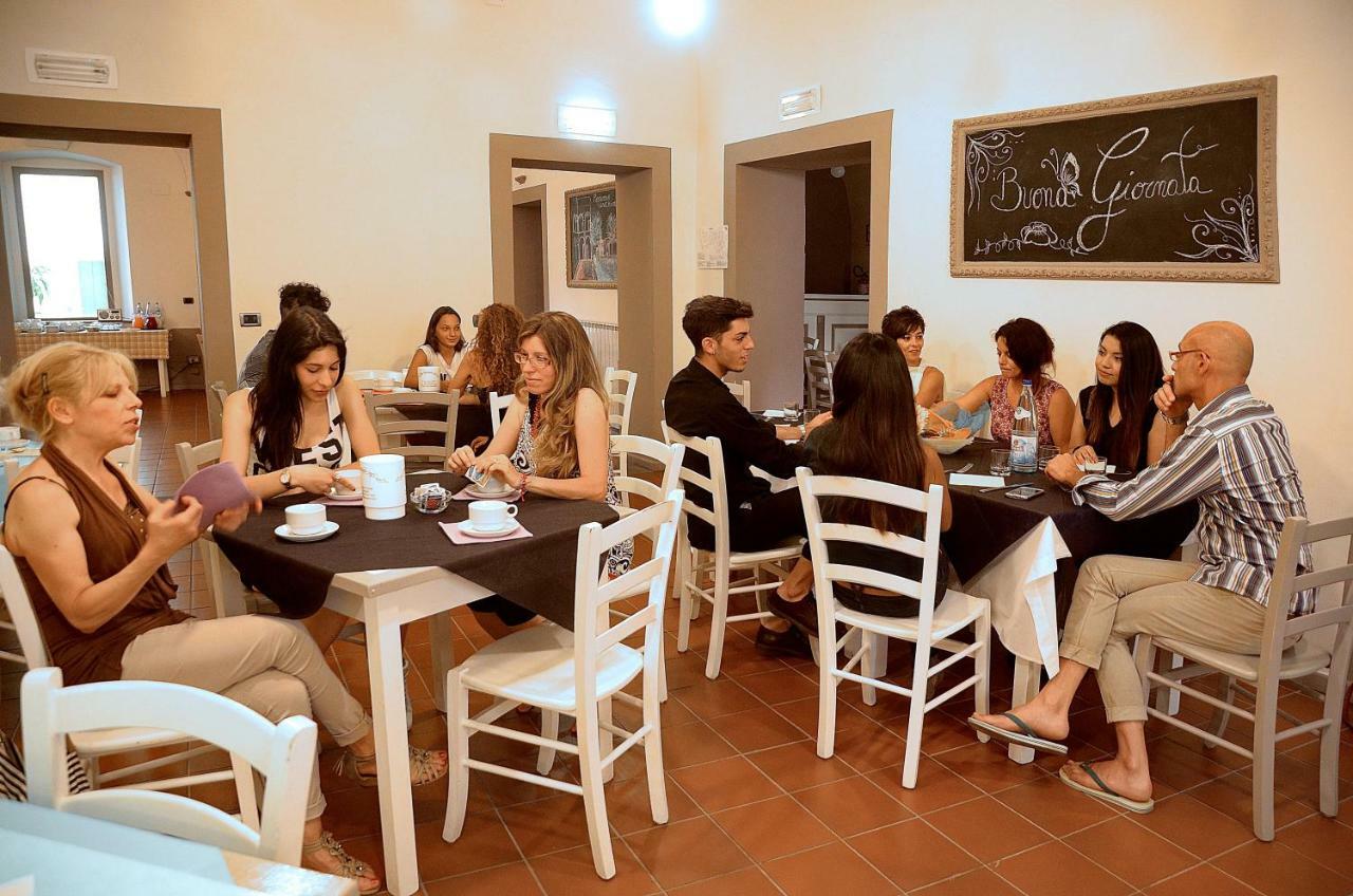 Ostello Palazzo Pierantoni Foligno Ngoại thất bức ảnh